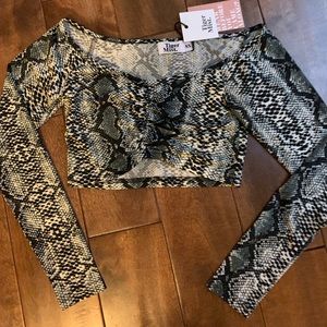 Tiger Mist Xs never wore snake print crop top